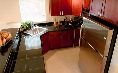Cherry Kitchen Cabinets With Granite Countertops